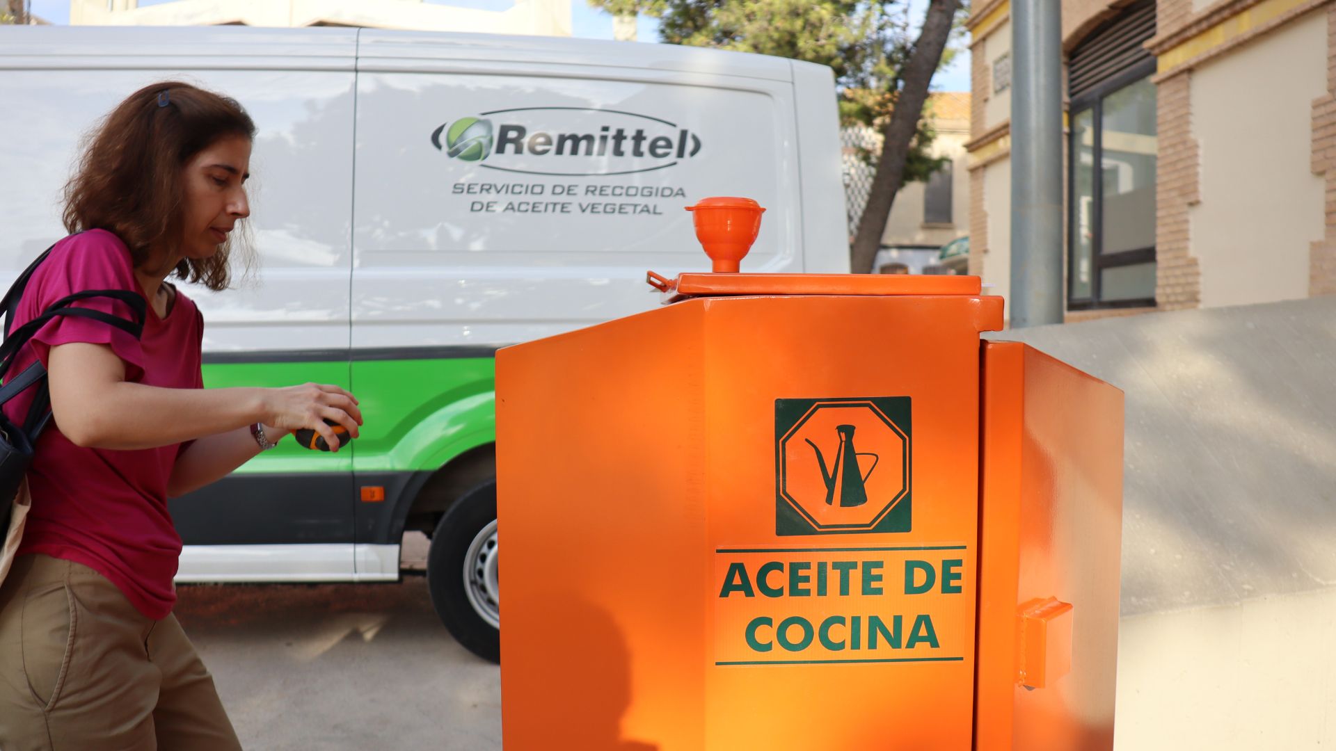 Massanassa instalará 11 nuevos contenedores para la recogida de aceite de cocina doméstico